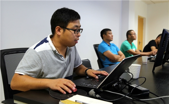 �Զ���������ѵ