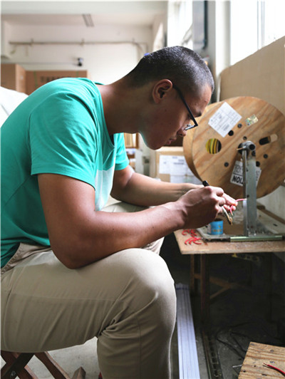 ��½����