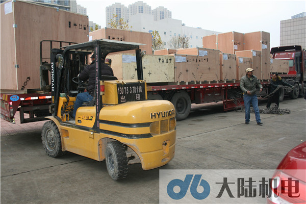 ��½����