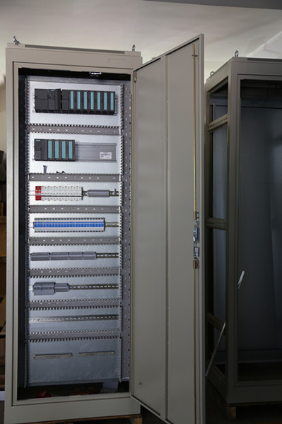 ��½����